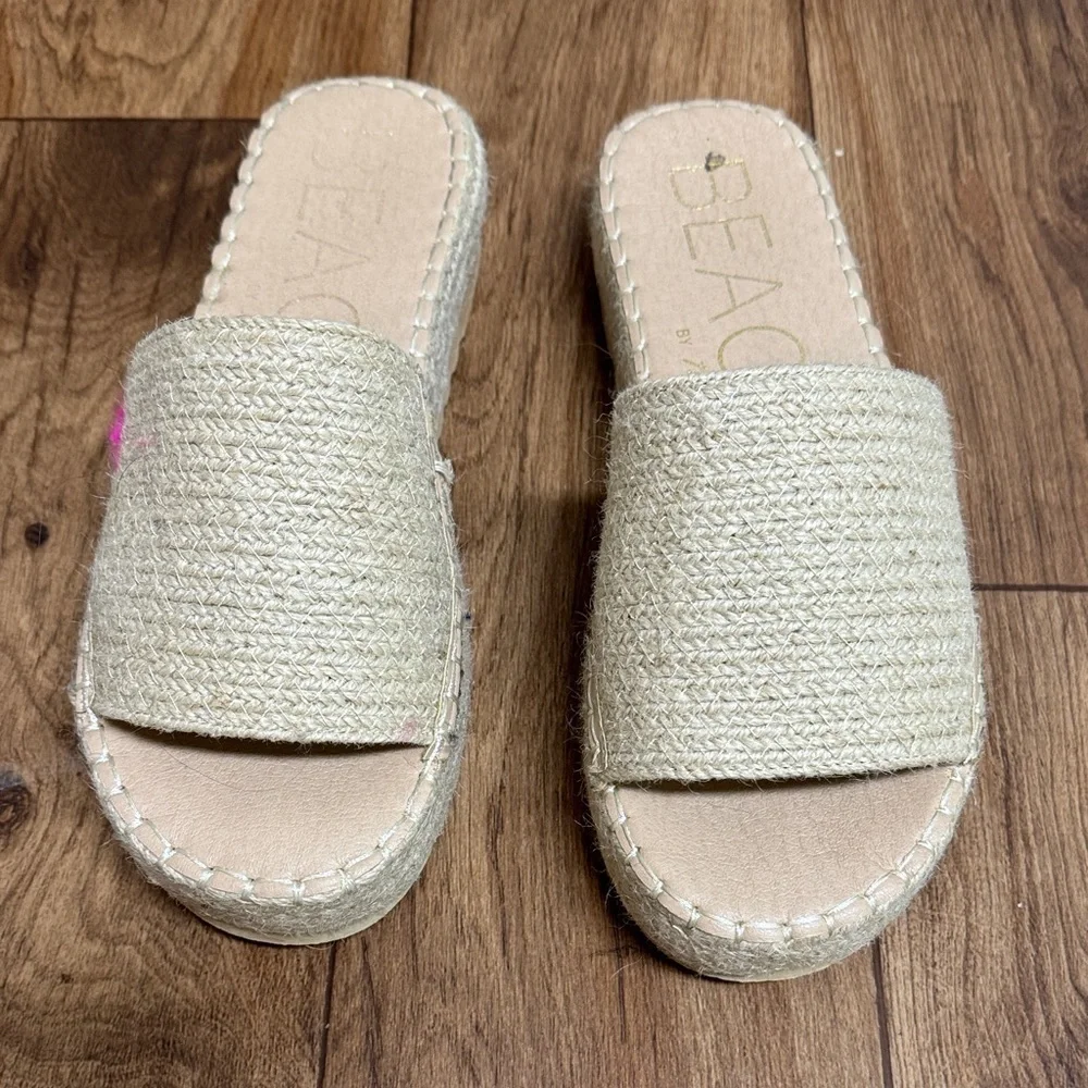 Beaches Women's Cream Slide Sandals